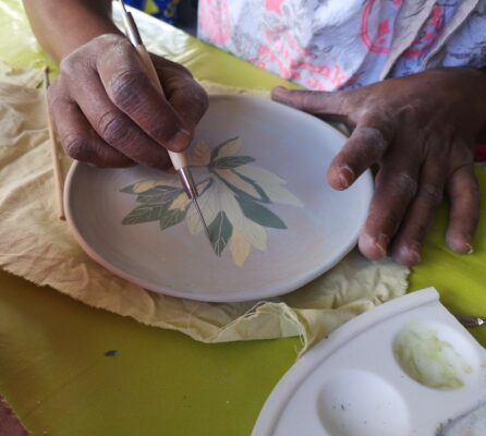 Photo finition 1 page À propos atelier poterie BMA à La Réunion